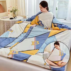 Multi-functional Sleeved Quilt for Students in Dorms