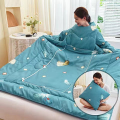 Multi-functional Sleeved Quilt for Students in Dorms