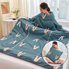 Multi-functional Sleeved Quilt for Students in Dorms