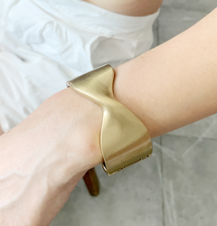 Bow Metal Texture Open-ended Bracelet in Alloy